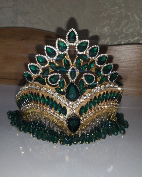 Abadok Svarovski toshli tillaqosh