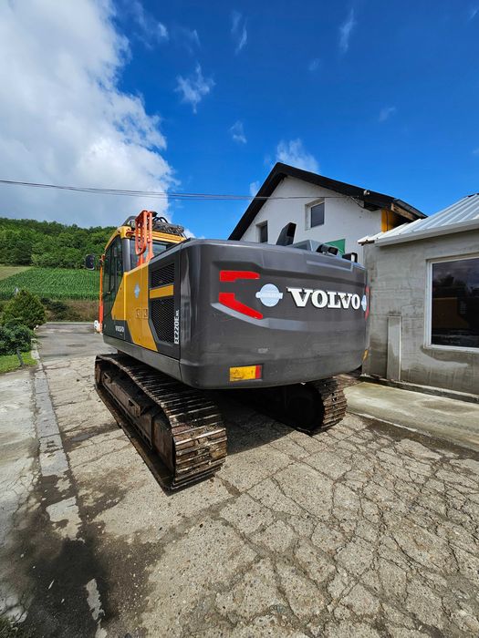 De vanzare excavator Volvo EC220ENL