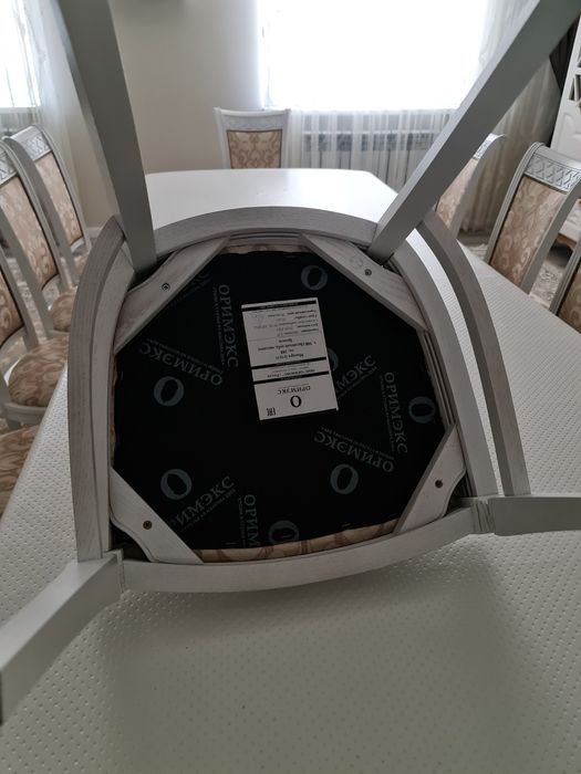 Стол и стулья для гостиной!