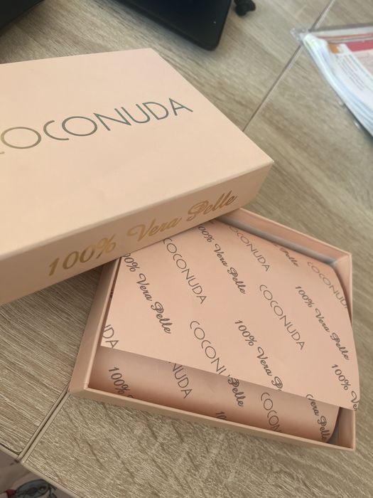 Portofel roșu pentru damă