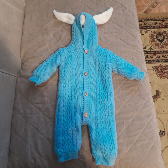 Продам детские вещи б у   по 1500