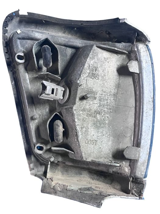 Lampa De Semnalizare Stanga Fata Toyota 4 Runner _N1_ 1987 - 1996