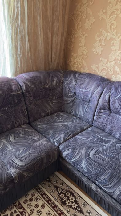 Продам угловой диван б/у