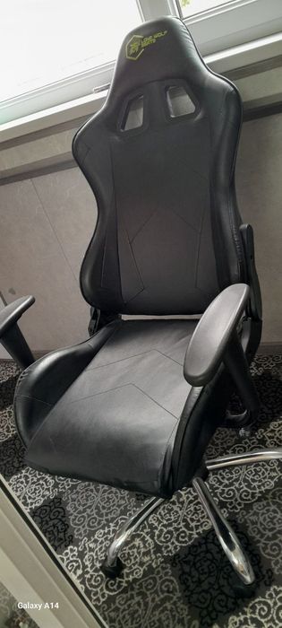 kreslo .kursi .kompiuter stoli