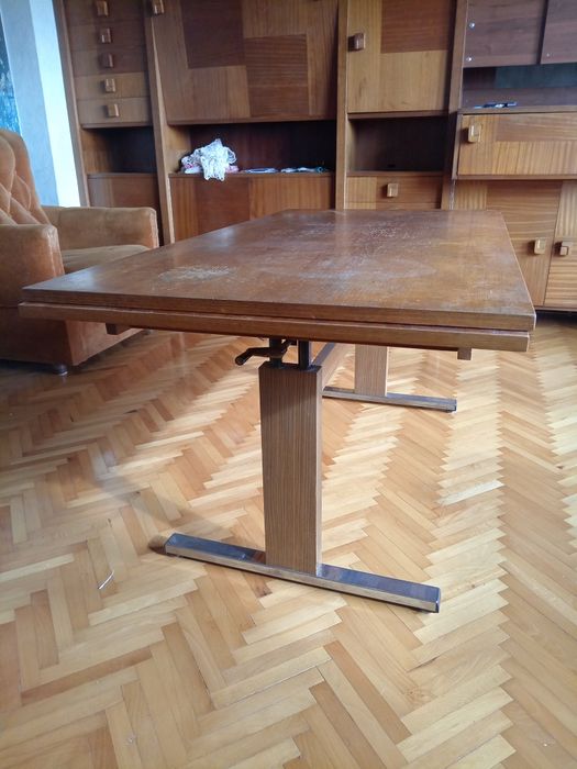 Vând Mese extensibile impecabile