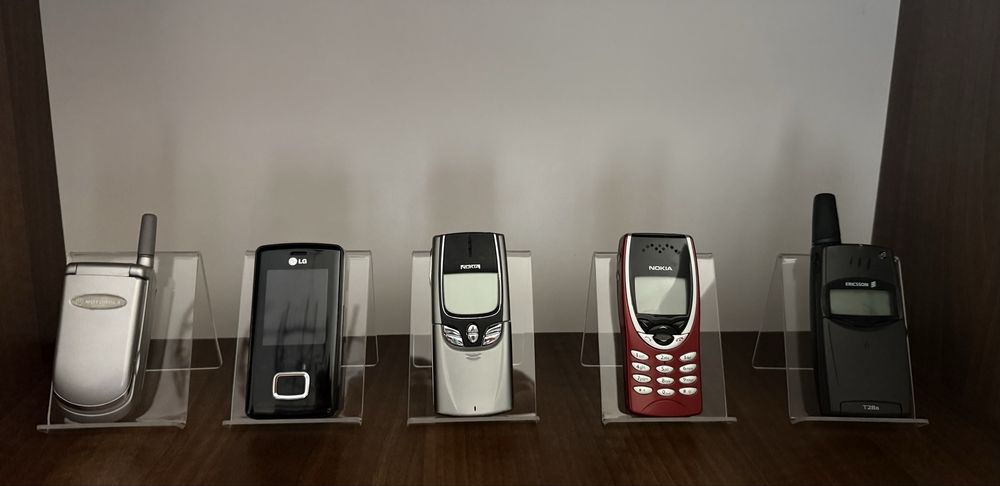 Vand colectie telefoane mobile vintage , perfect functionale