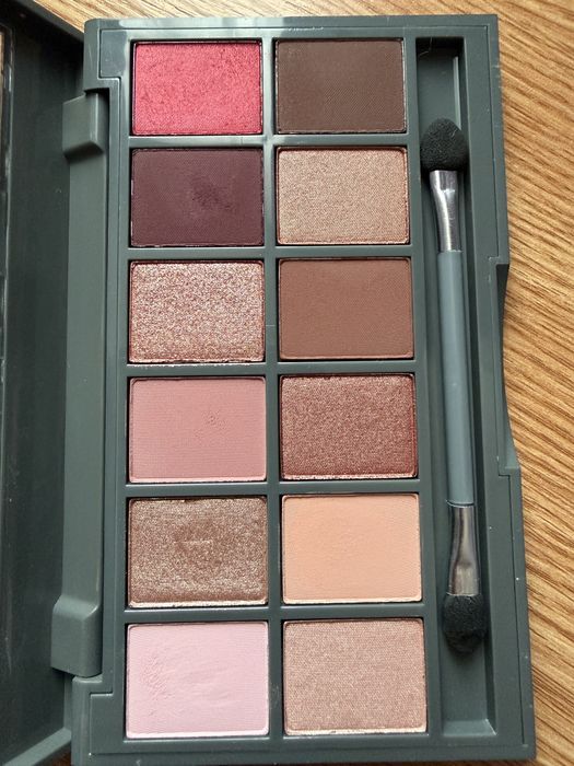 Paleta de farduri Alix Avien
