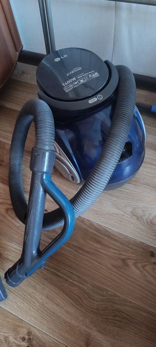 Продам пылесос LG