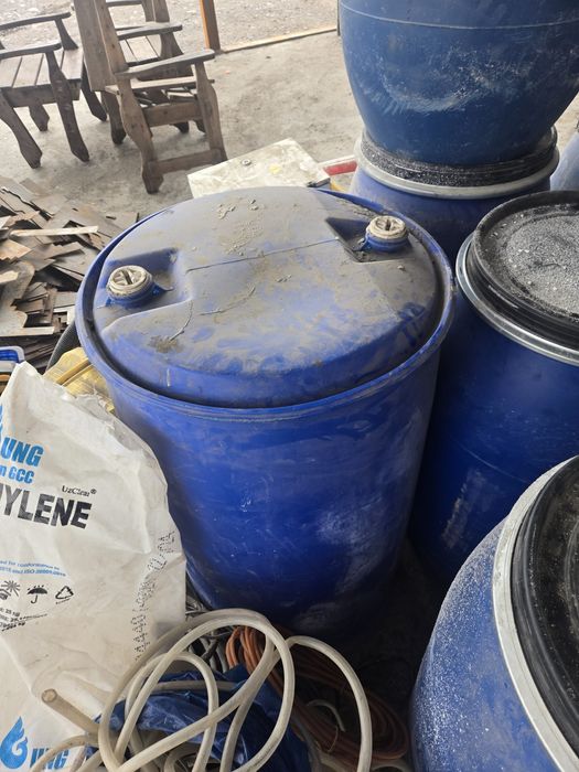 Бочка 160л  б/у как новый. Срочно