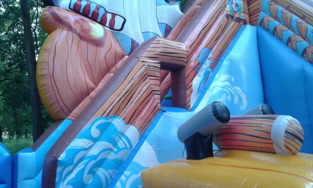 Надуваем батут, детски център, пързалка ,атракциони