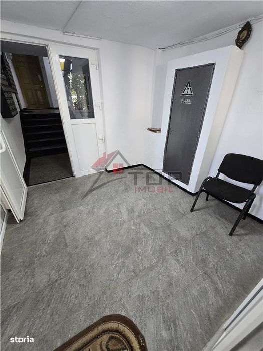 Mircea cel Batran, 3 camere decomandat, geam la baie, etaj intermediar