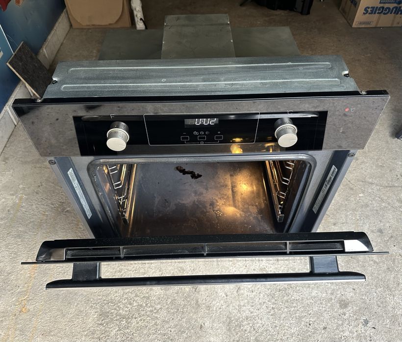 Vand cuptor electric Whirlpool