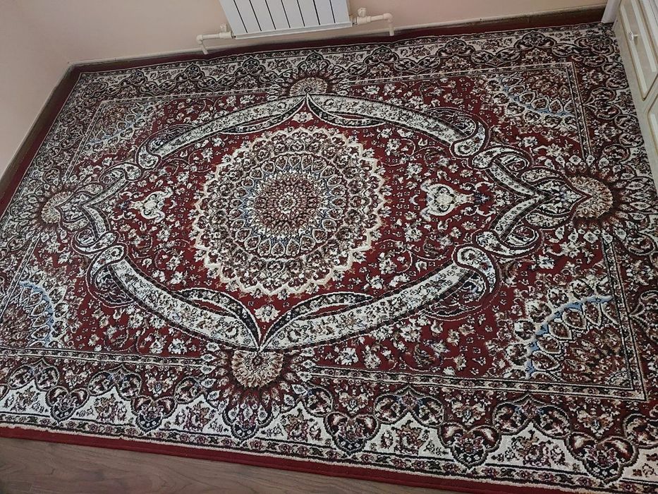 3m×2m razmerli gilam, qalinligi o'rtacha