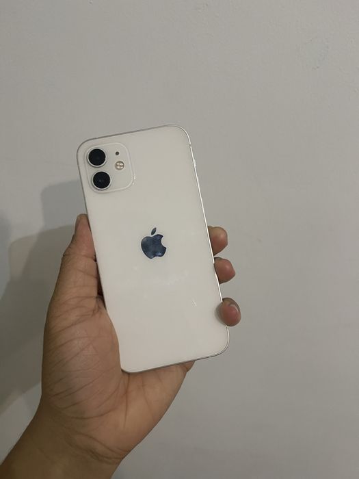 Продам айфон 12 iPhone 12
