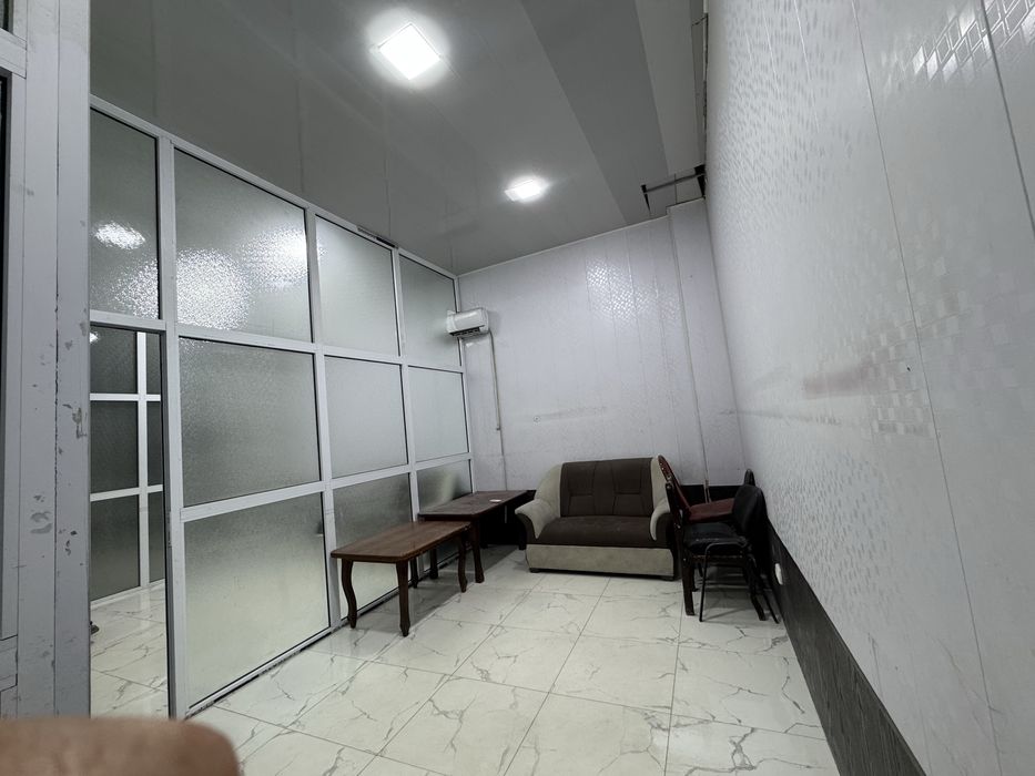 Клиникада ичида биринчи каватда 4 та хона ижарага берилади 70 кв