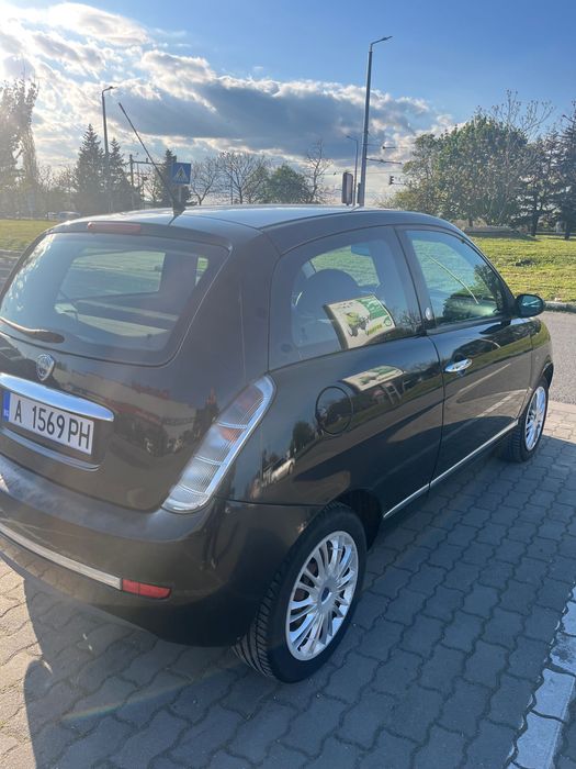 lancia ypsilon 1.4 газ бензин 2009