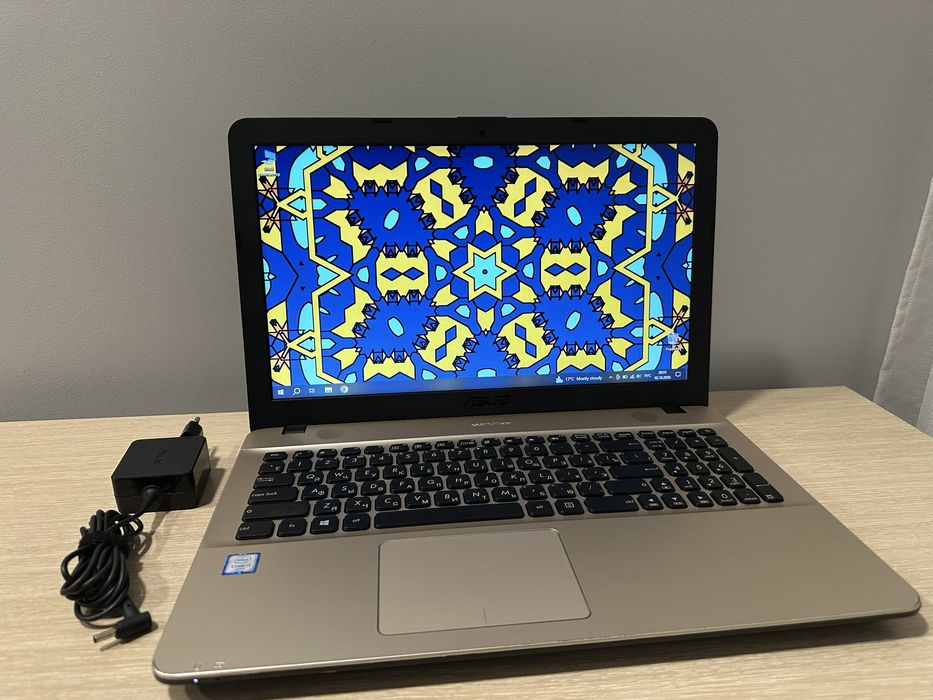 Ноутбук ASUS Core i3 8GB RAM SSD 256GB NVIDIA 2GB