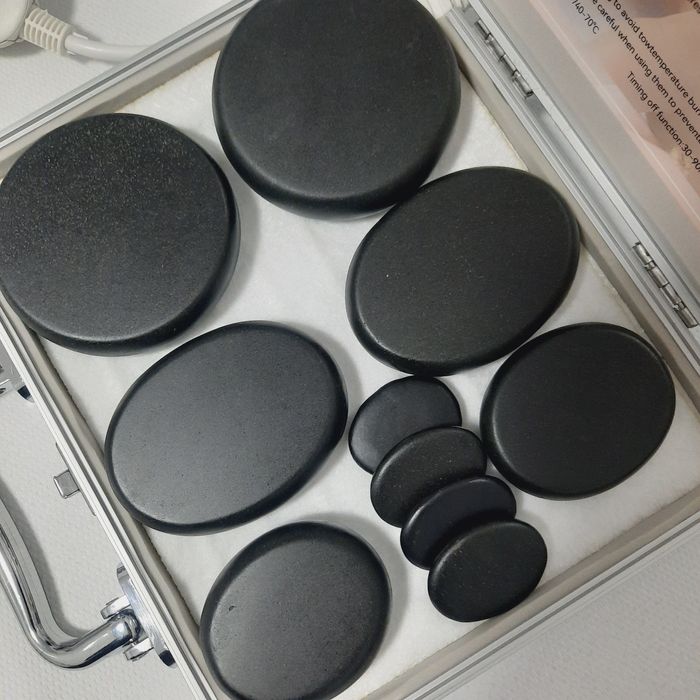 Set  complet pentru masaj cu pietre calde cu incalzitor (în stare foarte buna)