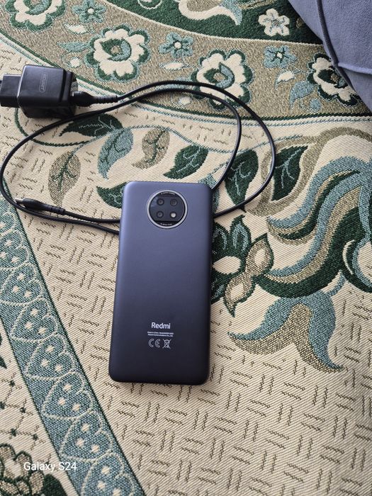 Продаётся телефон