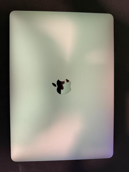 MacBook Air (Intel, 2020)