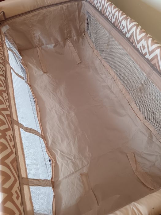 Pat pliabil pentru bebeluș