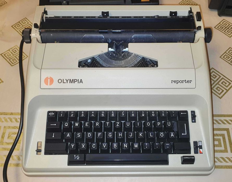 Masina de scris , import Germania, impecabila