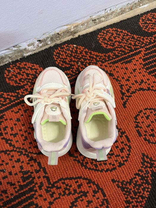 детский кроссовки новый