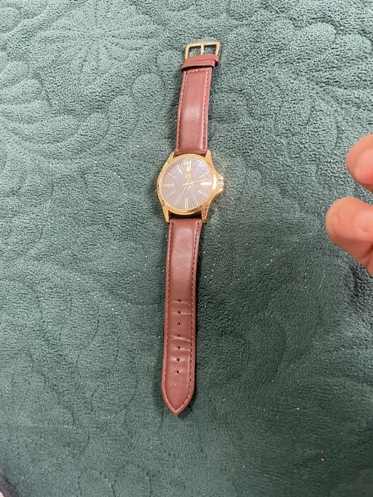 Ceasul merge ceasul este foarte bun