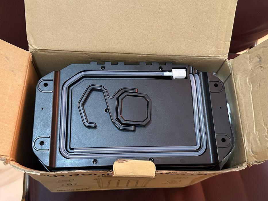 НОВ Къмпинг вентилатор с водна мъгла с дистанционно и LED осветление