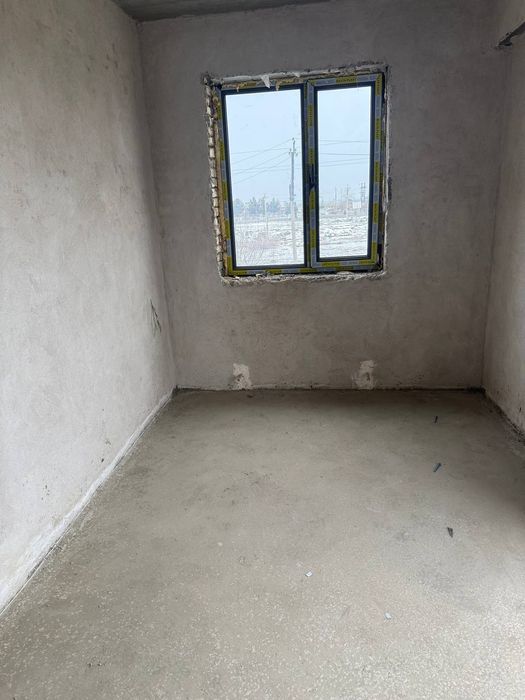 2 xonalik kvartira 2 etaj 61 kv.m.Lifti bor.