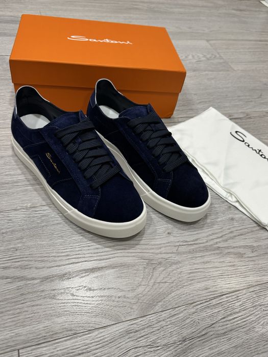 Обувки Santoni.