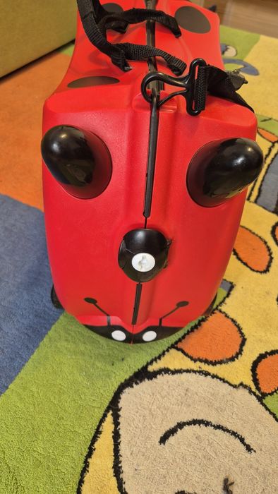 Valiza Trunki ca noua+paturica Trunki