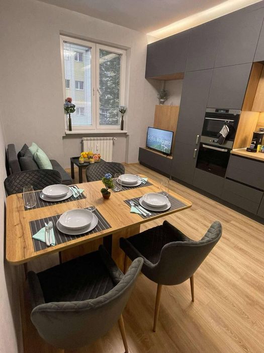 Дава се под наем Тристаен апартамент в София, Център - 85 кв.м за 850 € - Снимка #1