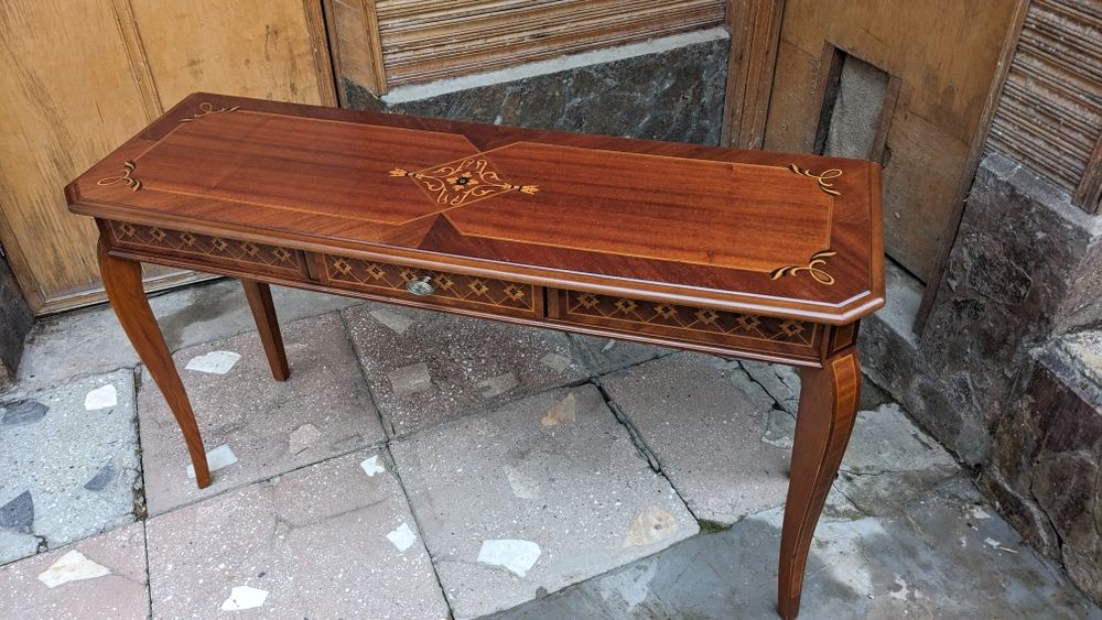 Консоль с инкрустацией, Румыния, красное дерево.