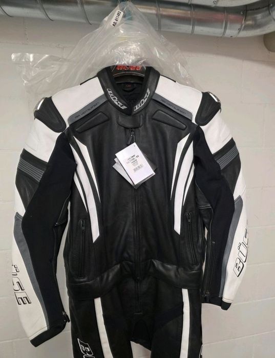 Combinezon moto piele racing Buse. NOU 52. Costum moto racing cocoasa