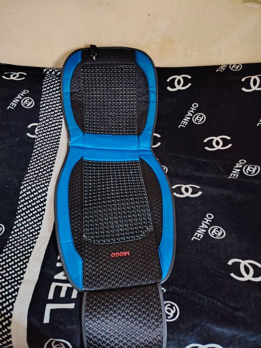 Ортопедическая и массажная накидки на сиденье машины.