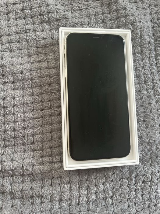 Iphone 11 simplu