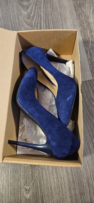 Дамски обувки Gabina от велур на ток - 39 номер