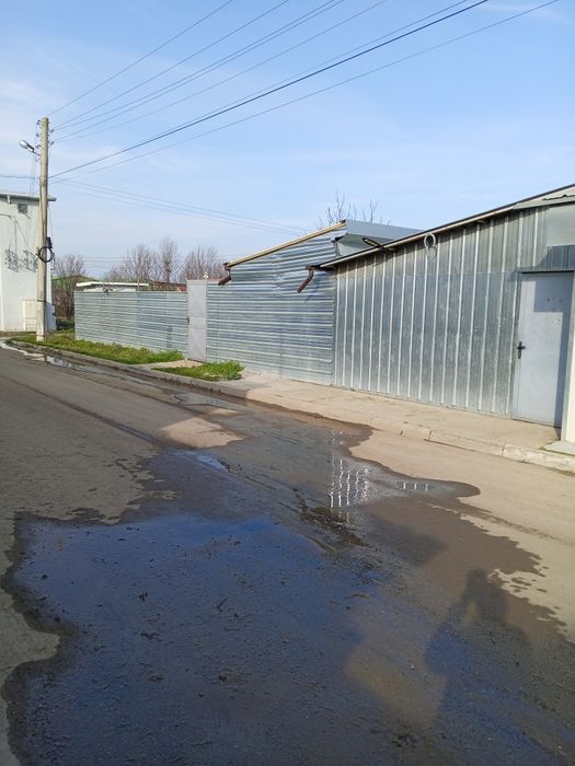 Къща + 2 Магазина