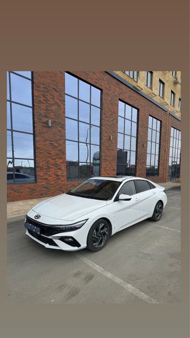 Машина Hyundai Elantra 2023