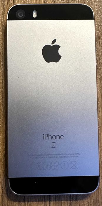 Samsung Galaxy A41 & Apple iPhone SE gen1