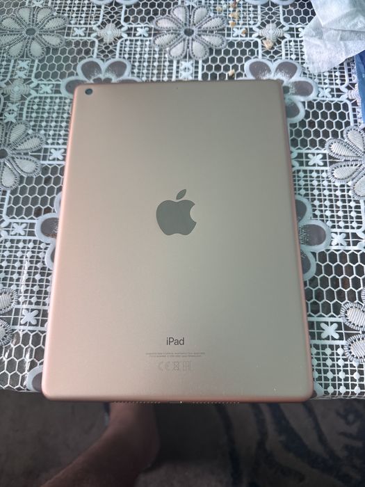 Продавам ipad 6то поколение