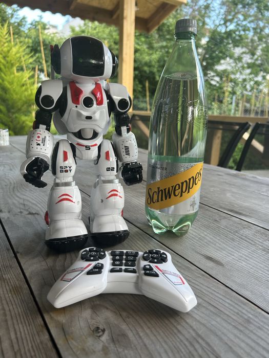 XTREM BOTS Робот шпионин JAMES с батерии