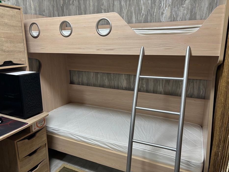 Продаётся двухъярусная кровать