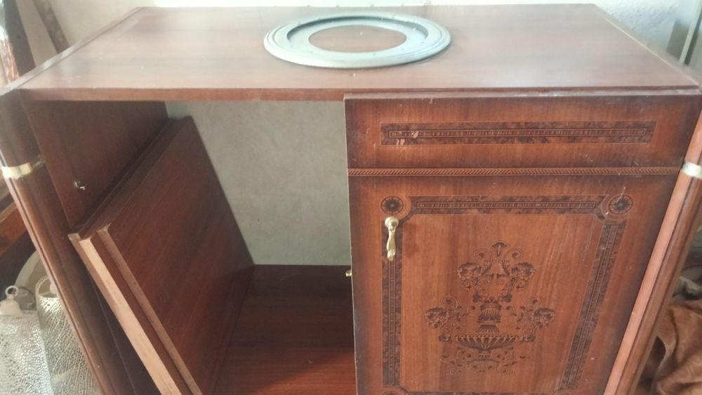 Тумба под телевизор