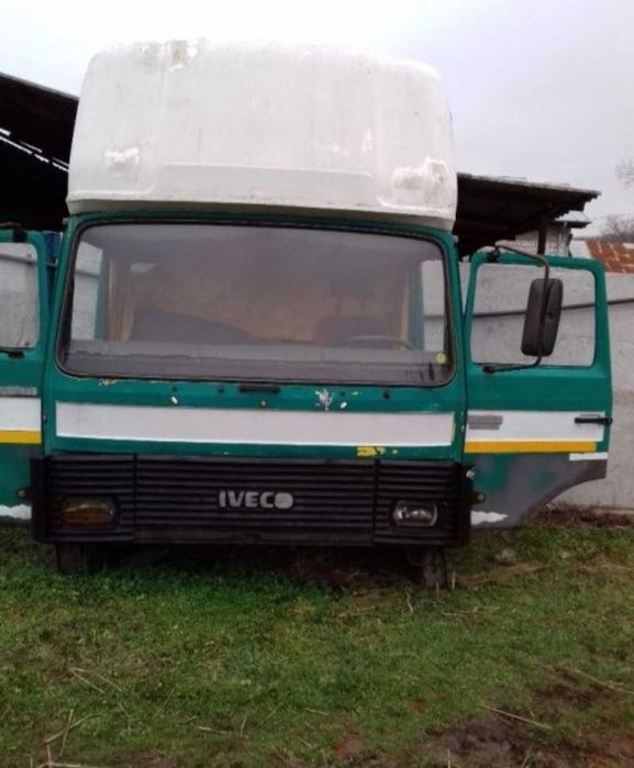 Vând cabina Iveco Magirus 300 €