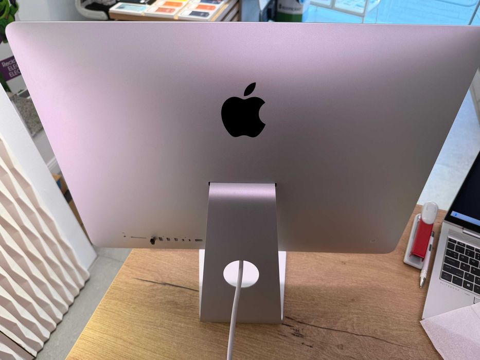 iMac 21.5 Retina 4K 2017 i5 3GHz 8GB 500GB Radeon Pro 555 – Garanție 24 Luni