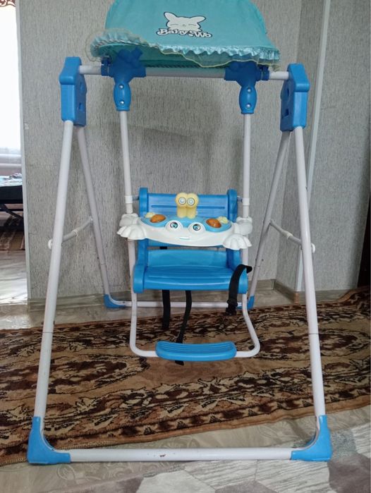 Продам качеля и машинка
