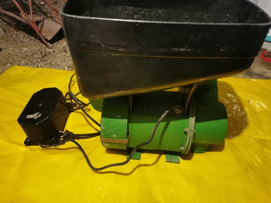 Moară electrica cereale și leguminoase