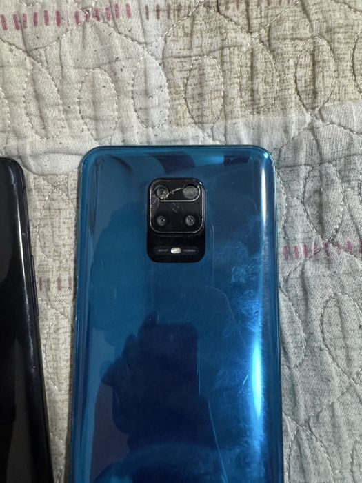 продам два рабочих телефона